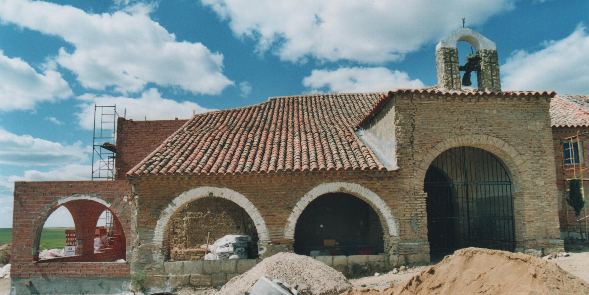 La Ermita durante
          las obras del ao 2002